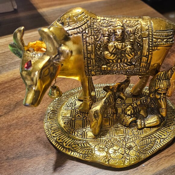 Brass Kamdhenu Cow with Calf Statute - Picture 3 of 6